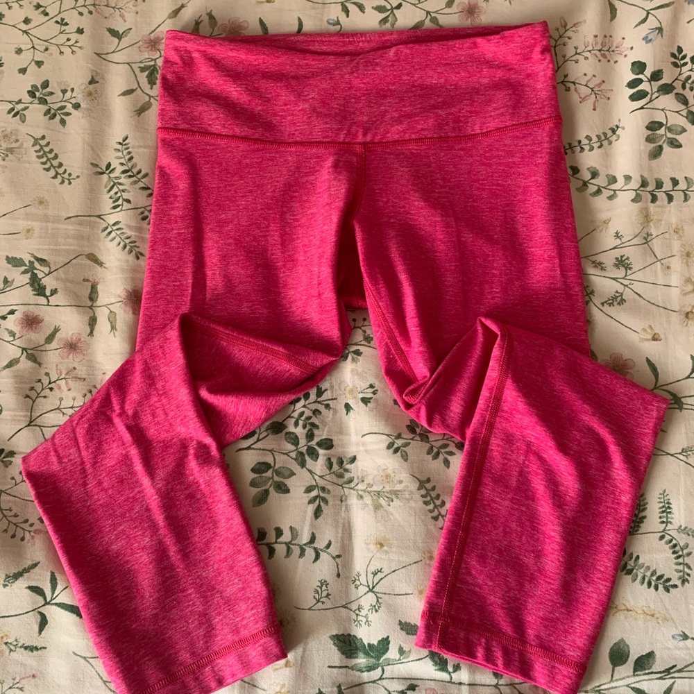 Lululemon hot pink capri leggings